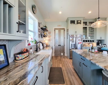 1001 Bamar Lane - Photo Thumbnail 11