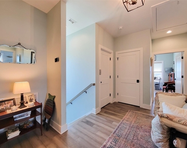 1001 Bamar Lane - Photo Thumbnail 32