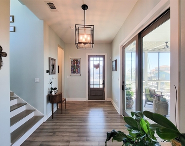 1001 Bamar Lane - Photo Thumbnail 5