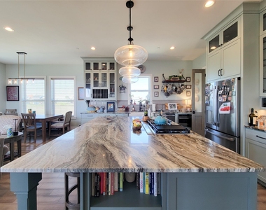 1001 Bamar Lane - Photo Thumbnail 16