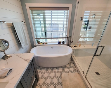 1001 Bamar Lane - Photo Thumbnail 25