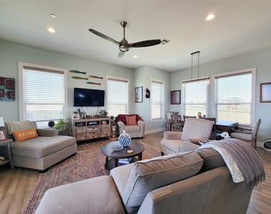 1001 Bamar Lane - Photo Thumbnail 10