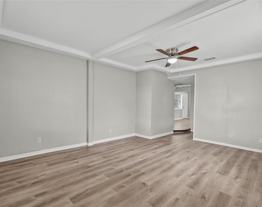 1004 S 2nd Street - Photo Thumbnail 6