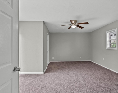 1004 S 2nd Street - Photo Thumbnail 14
