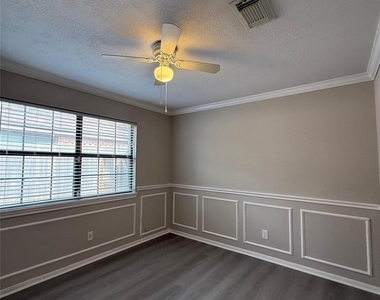 1042 Cascade Creek Drive - Photo Thumbnail 15
