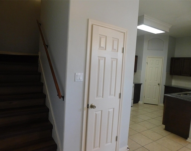 2710 Grants Lake Boulevard - Photo Thumbnail 32