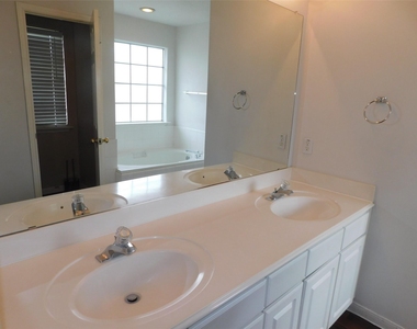 2710 Grants Lake Boulevard - Photo Thumbnail 12