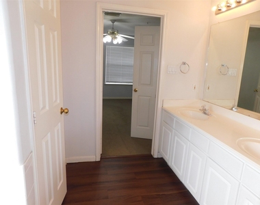 2710 Grants Lake Boulevard - Photo Thumbnail 10
