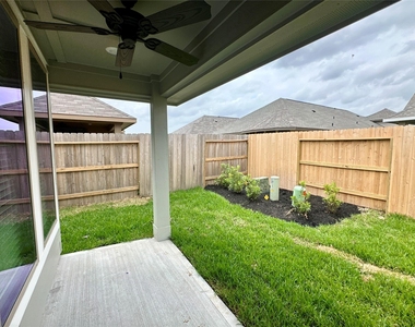 3274 Old Ironwood Drive - Photo Thumbnail 15