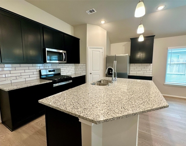 3274 Old Ironwood Drive - Photo Thumbnail 9