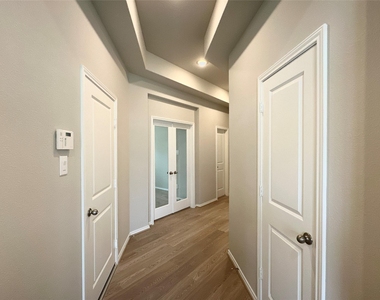 3274 Old Ironwood Drive - Photo Thumbnail 3