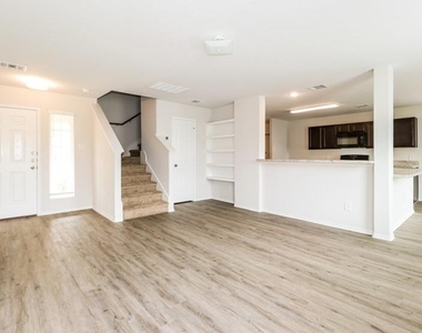 2646 Lina Drive - Photo Thumbnail 6