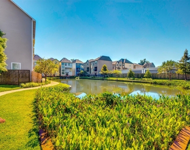 11017 Mikula Dr - Photo Thumbnail 4