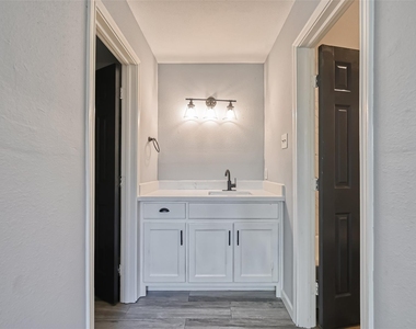 8623 Valley Forest Drive - Photo Thumbnail 27
