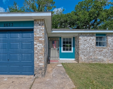8623 Valley Forest Drive - Photo Thumbnail 6