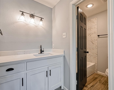 8623 Valley Forest Drive - Photo Thumbnail 28