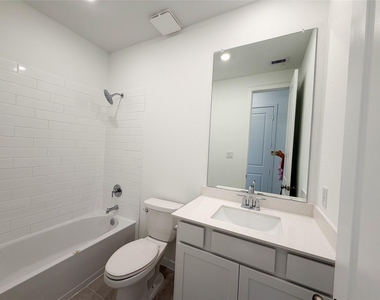 2503 Pine Bluff Drive - Photo Thumbnail 11