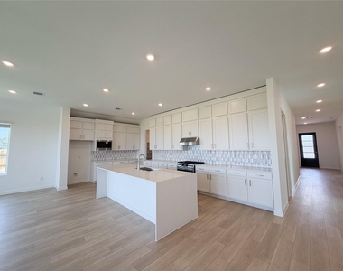 2503 Pine Bluff Drive - Photo Thumbnail 2