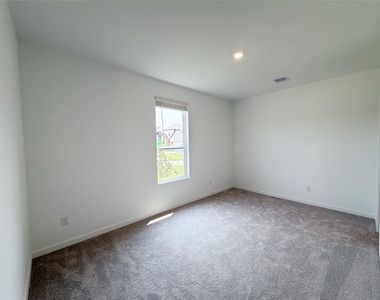 2503 Pine Bluff Drive - Photo Thumbnail 14