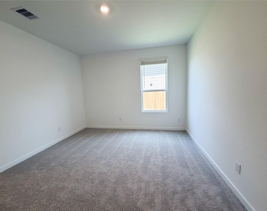 2503 Pine Bluff Drive - Photo Thumbnail 10