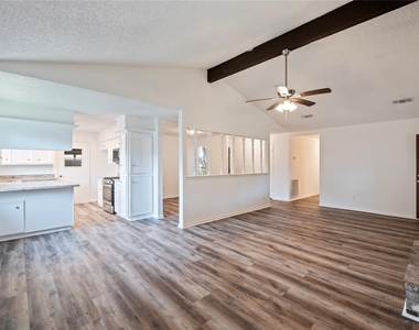 2906 Heatherwood Drive - Photo Thumbnail 8