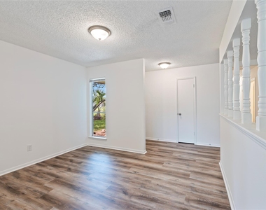 2906 Heatherwood Drive - Photo Thumbnail 6