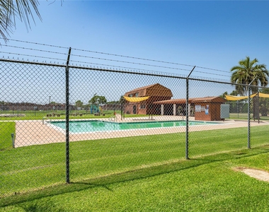 2906 Heatherwood Drive - Photo Thumbnail 28