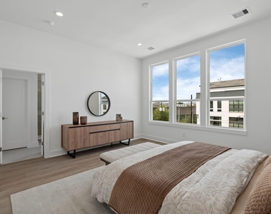 1117 Ennis Street - Photo Thumbnail 34