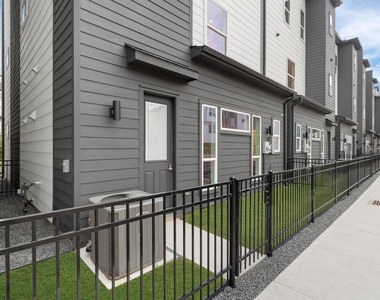1117 Ennis Street - Photo Thumbnail 44
