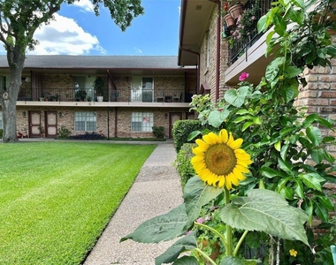 7600 Burgoyne Road - Photo Thumbnail 12