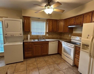 7600 Burgoyne Road - Photo Thumbnail 11