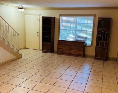 7600 Burgoyne Road - Photo Thumbnail 2