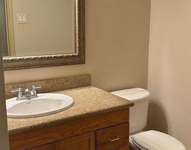 7600 Burgoyne Road - Photo Thumbnail 7