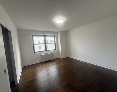 400 East 89th Street - Photo Thumbnail 9