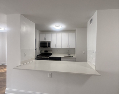 400 East 89th Street - Photo Thumbnail 2