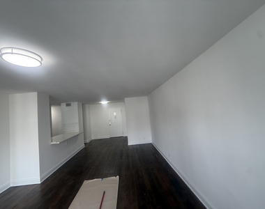 400 East 89th Street - Photo Thumbnail 3