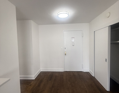 400 East 89th Street - Photo Thumbnail 13