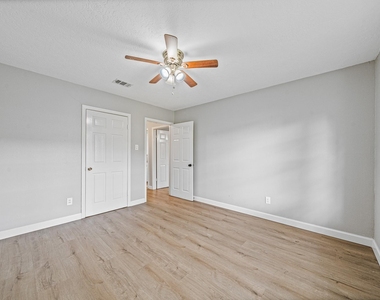 806 Shawnee Street - Photo Thumbnail 19