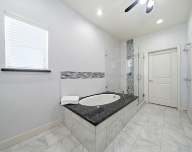 1910 Fletcher Street - Photo Thumbnail 28