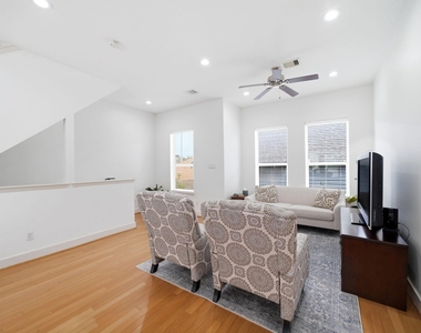 1910 Fletcher Street - Photo Thumbnail 15