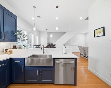 1910 Fletcher Street - Photo Thumbnail 17