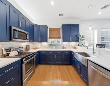 1910 Fletcher Street - Photo Thumbnail 16