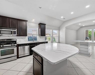 19127 Cannon Hills Lane - Photo Thumbnail 21