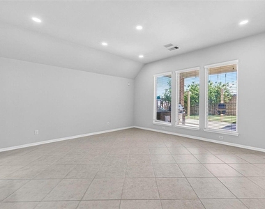 19127 Cannon Hills Lane - Photo Thumbnail 11