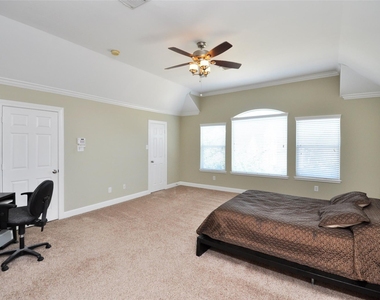 1613 Detering Street - Photo Thumbnail 18
