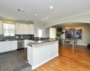 1613 Detering Street - Photo Thumbnail 11