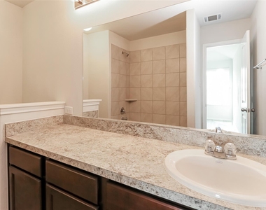 520 Meadow Park Lane - Photo Thumbnail 7