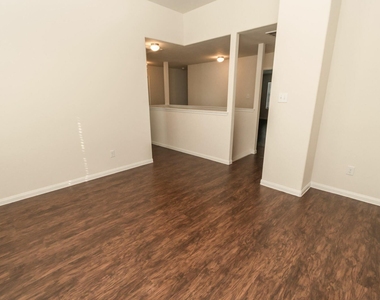 19 Leisure Shore Court - Photo Thumbnail 7