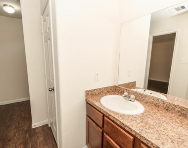 19 Leisure Shore Court - Photo Thumbnail 11