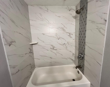 3130 Walnut Bend Lane - Photo Thumbnail 7